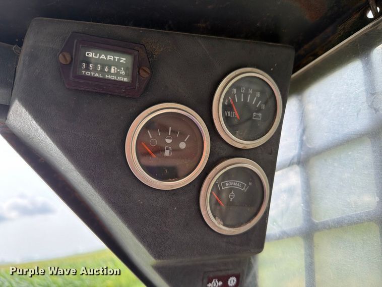 image for item EA0427 1989 Bobcat 843 skid steer loader