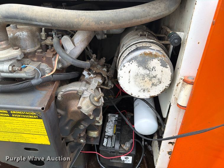 image for item EA0427 1989 Bobcat 843 skid steer loader