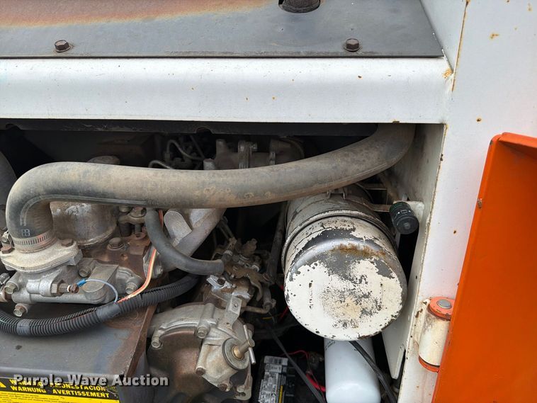 image for item EA0427 1989 Bobcat 843 skid steer loader