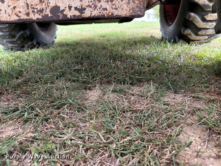 image for item EA0427 1989 Bobcat 843 skid steer loader