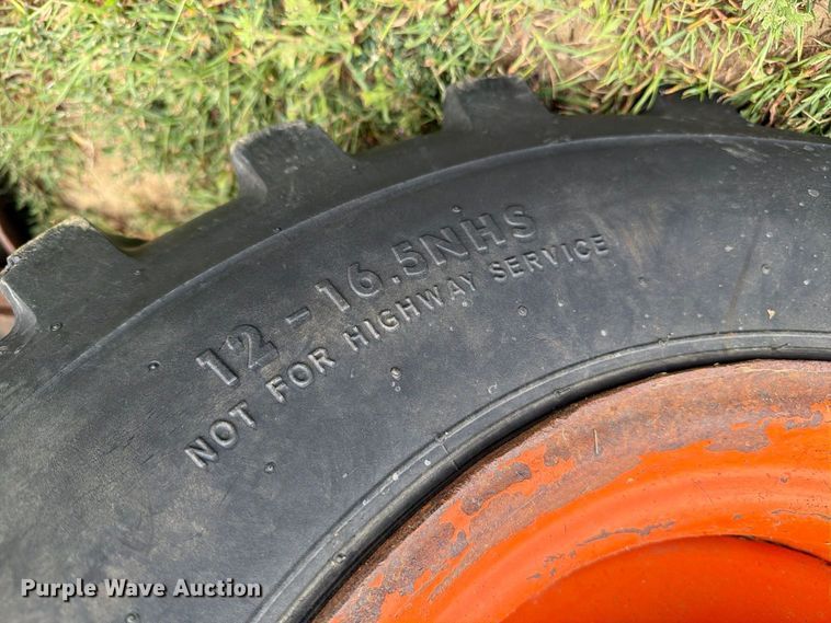 image for item EA0427 1989 Bobcat 843 skid steer loader