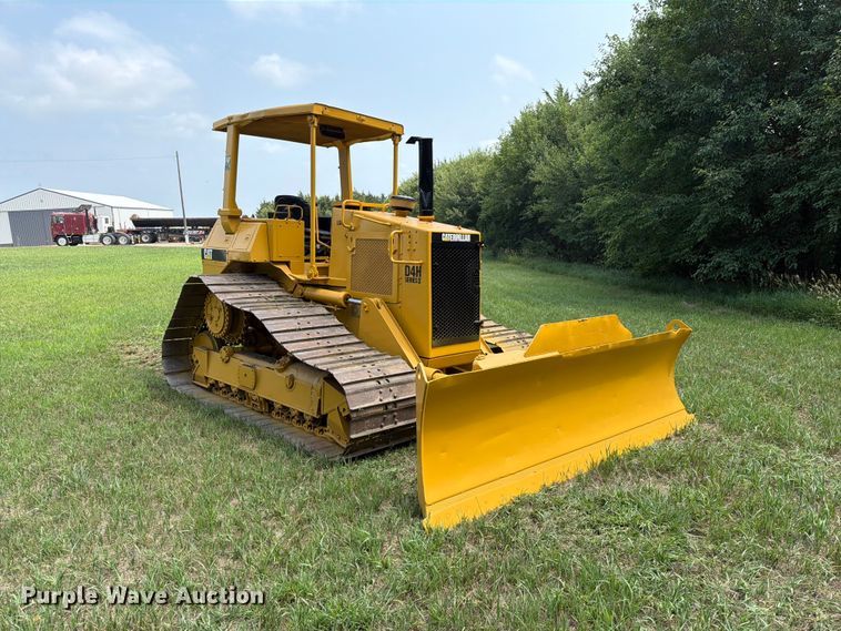 image for item EA0432 1991 Caterpillar D4H dozer