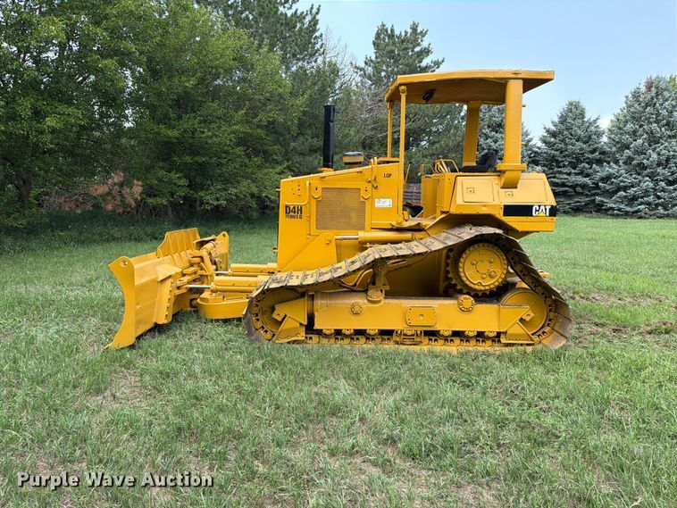 image for item EA0432 1991 Caterpillar D4H dozer