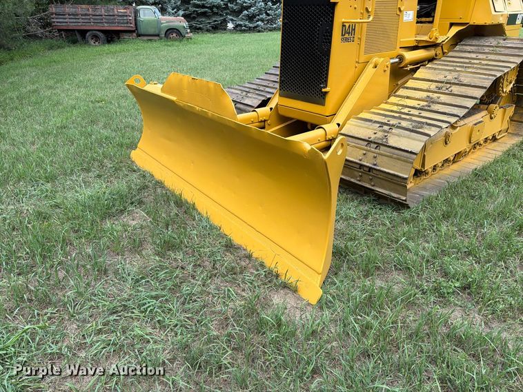 image for item EA0432 1991 Caterpillar D4H dozer