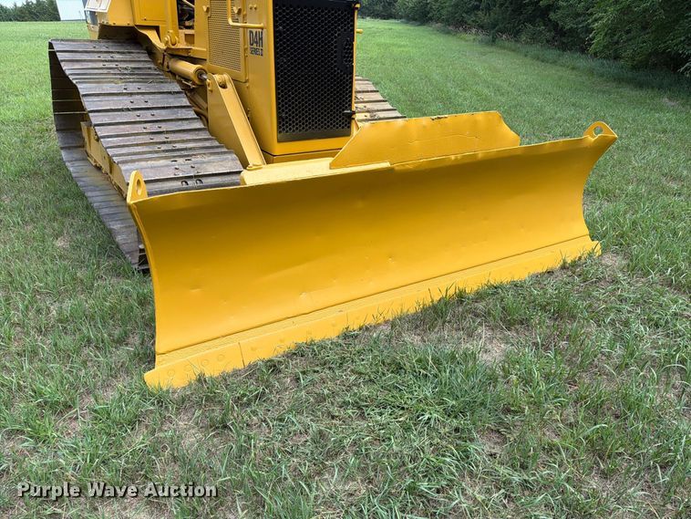 image for item EA0432 1991 Caterpillar D4H dozer