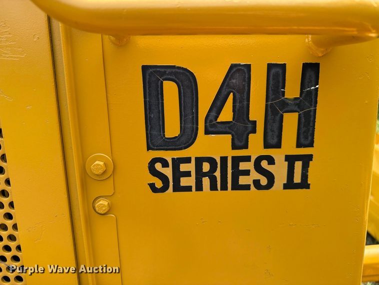 image for item EA0432 1991 Caterpillar D4H dozer