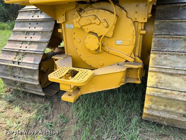 image for item EA0432 1991 Caterpillar D4H dozer