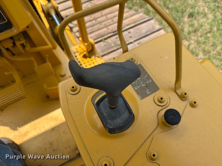 image for item EA0432 1991 Caterpillar D4H dozer