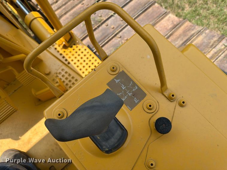 image for item EA0432 1991 Caterpillar D4H dozer