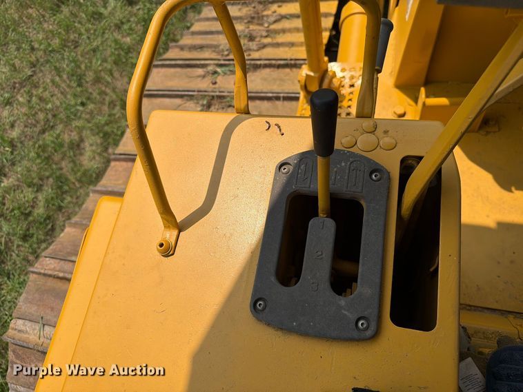 image for item EA0432 1991 Caterpillar D4H dozer