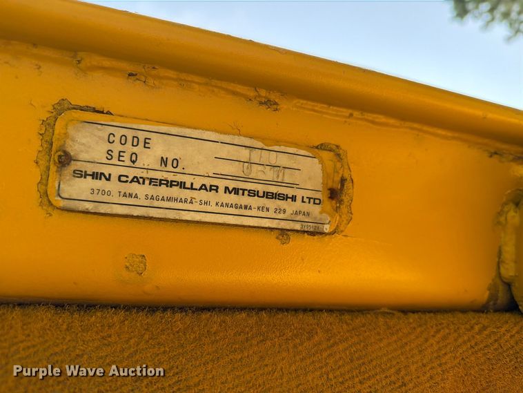 image for item EA0432 1991 Caterpillar D4H dozer