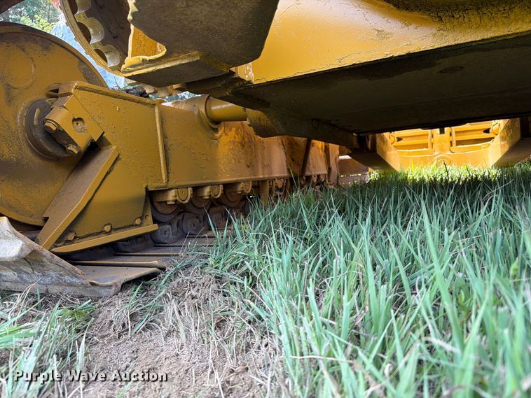 image for item EA0432 1991 Caterpillar D4H dozer
