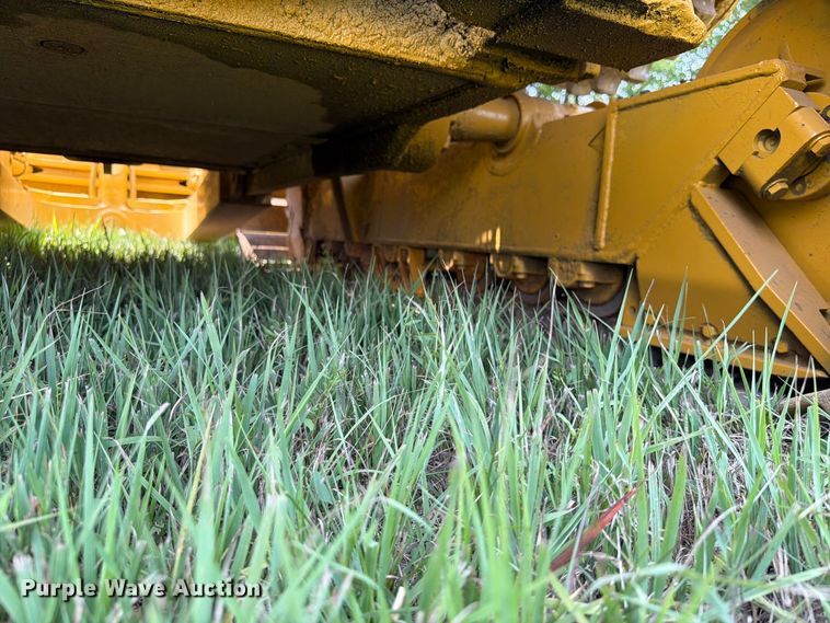 image for item EA0432 1991 Caterpillar D4H dozer