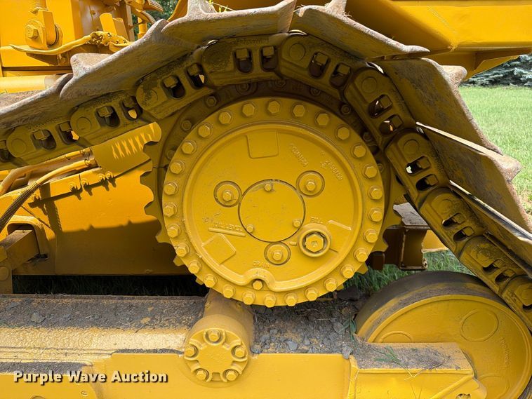image for item EA0432 1991 Caterpillar D4H dozer