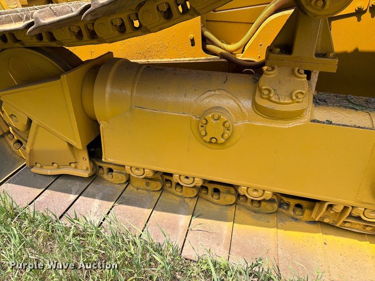 image for item EA0432 1991 Caterpillar D4H dozer