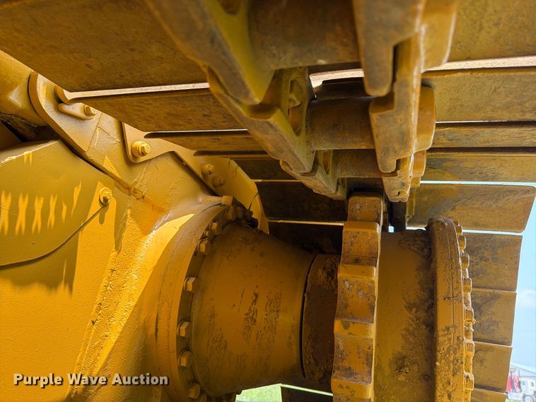 image for item EA0432 1991 Caterpillar D4H dozer
