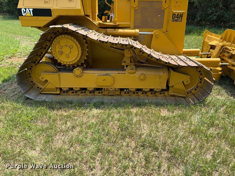 image for item EA0432 1991 Caterpillar D4H dozer