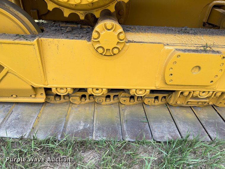image for item EA0432 1991 Caterpillar D4H dozer