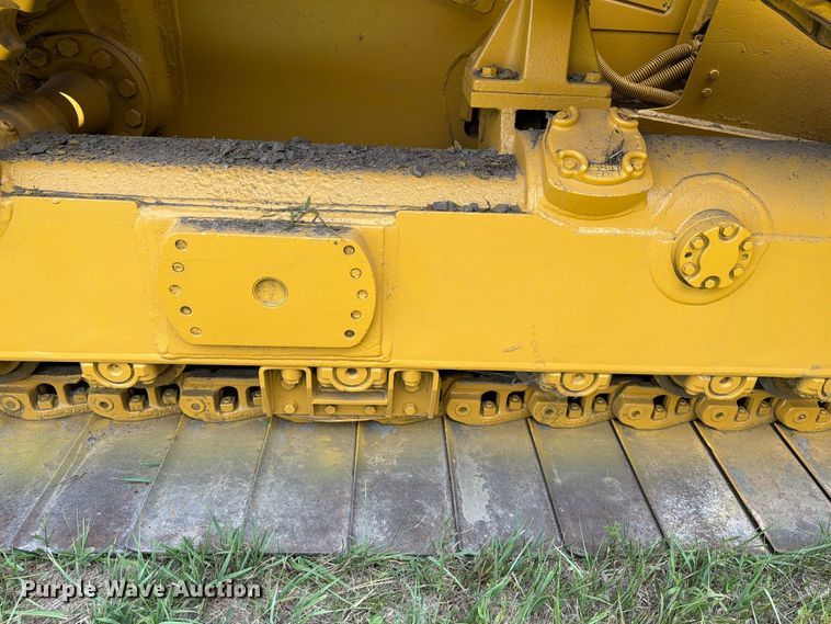 image for item EA0432 1991 Caterpillar D4H dozer