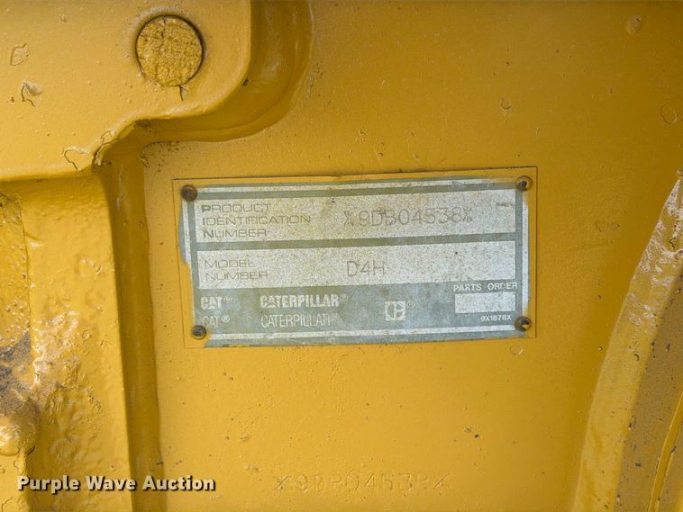 image for item EA0432 1991 Caterpillar D4H dozer