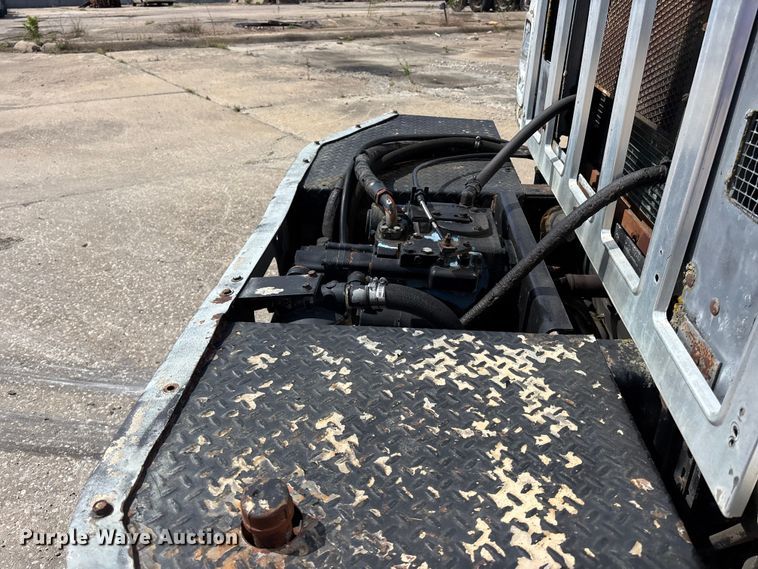 image for item EA4772 1985 International F2574 ready mix truck