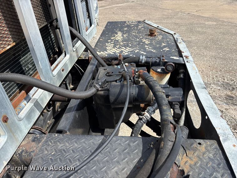 image for item EA4772 1985 International F2574 ready mix truck