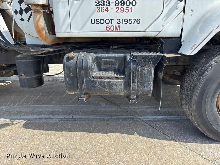 image for item EA4772 1985 International F2574 ready mix truck