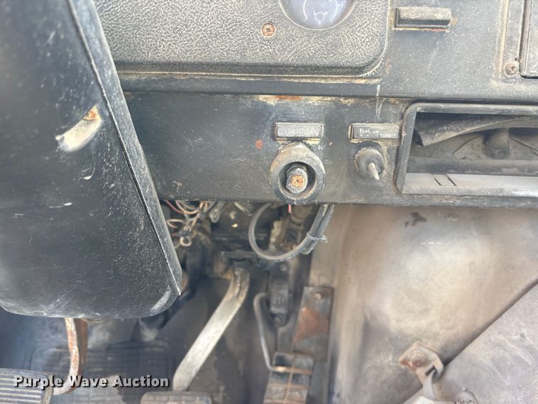 image for item EA4772 1985 International F2574 ready mix truck