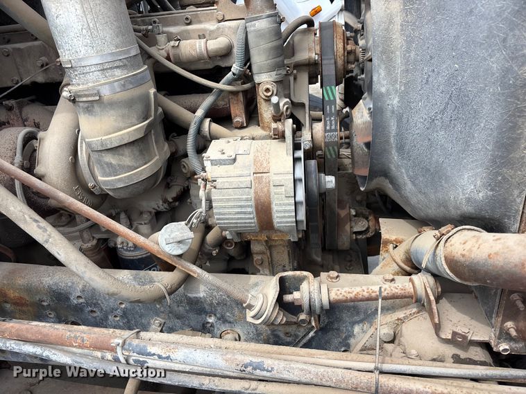image for item EA4772 1985 International F2574 ready mix truck