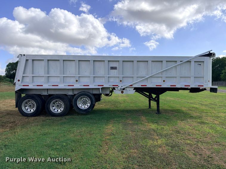 image for item ED5472 1998 Travis S-96 end dump trailer