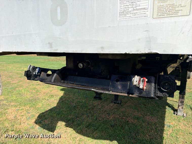 image for item ED5472 1998 Travis S-96 end dump trailer