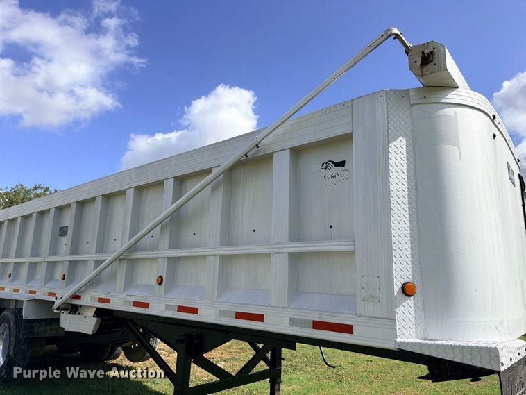 image for item ED5472 1998 Travis S-96 end dump trailer