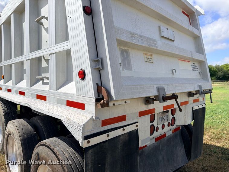 image for item ED5472 1998 Travis S-96 end dump trailer