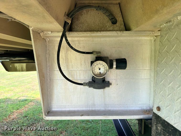 image for item ED5472 1998 Travis S-96 end dump trailer