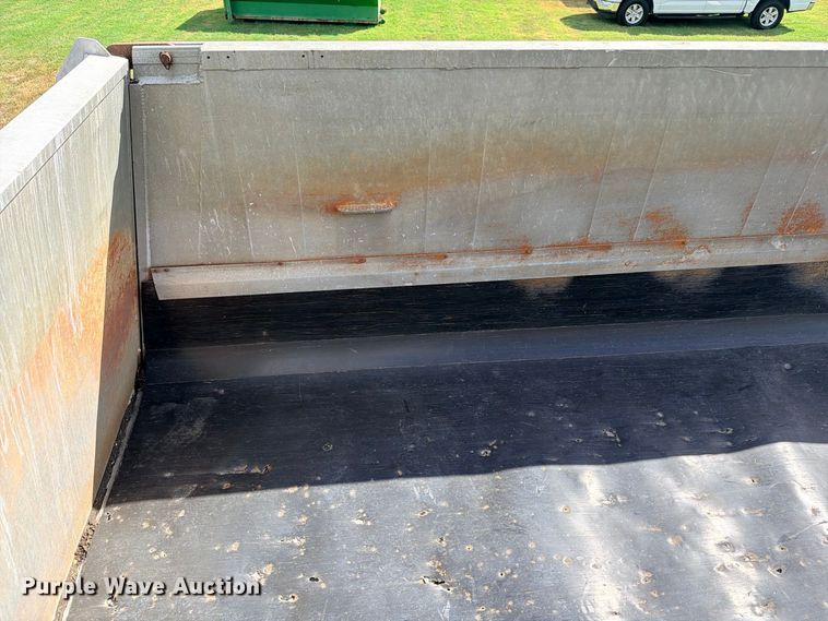 image for item ED5472 1998 Travis S-96 end dump trailer