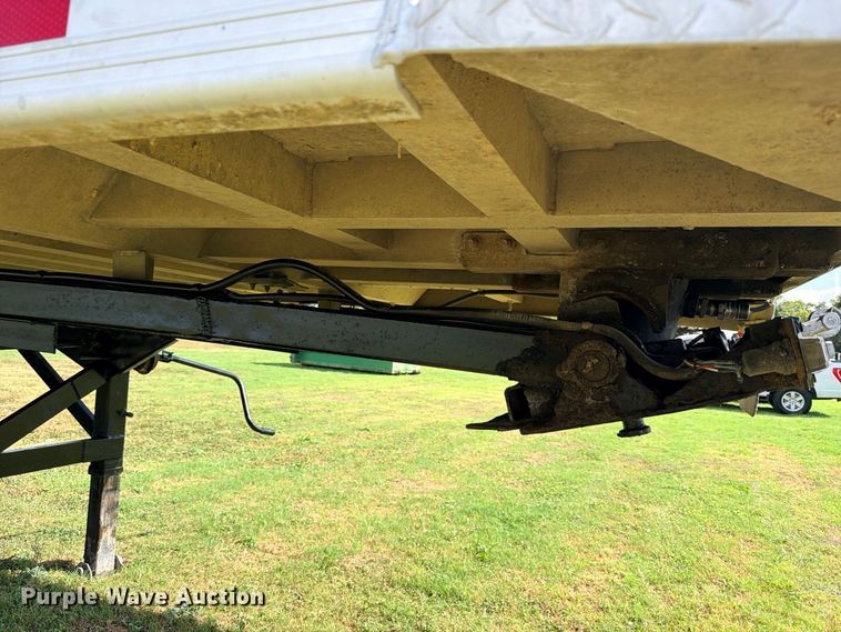 image for item ED5472 1998 Travis S-96 end dump trailer
