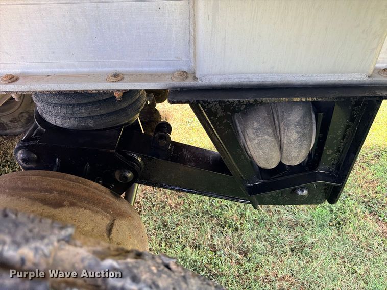 image for item ED5472 1998 Travis S-96 end dump trailer