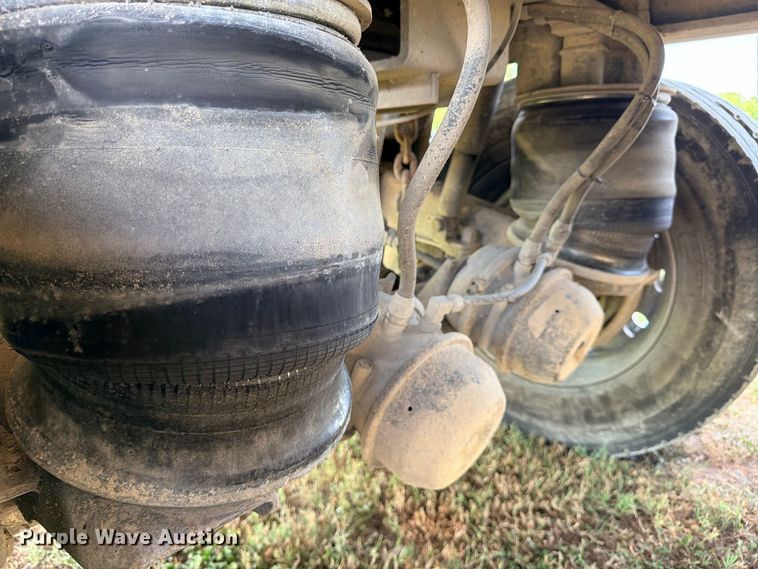 image for item ED5472 1998 Travis S-96 end dump trailer