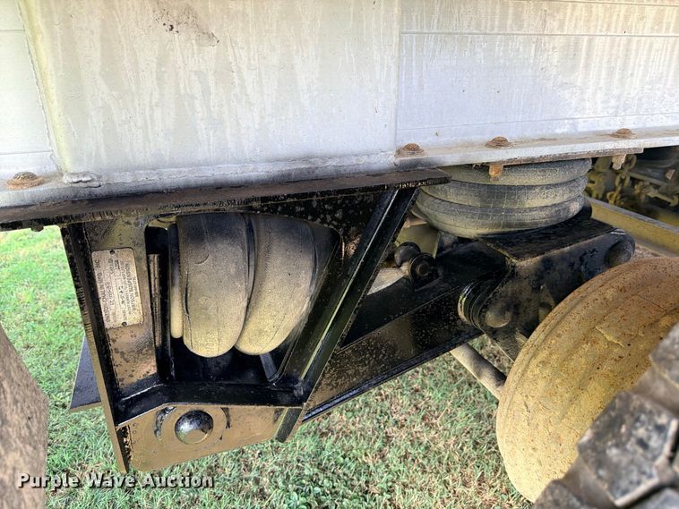 image for item ED5472 1998 Travis S-96 end dump trailer