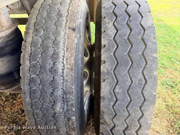 image for item ED5472 1998 Travis S-96 end dump trailer