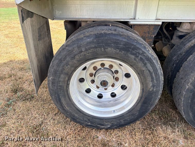 image for item ED5472 1998 Travis S-96 end dump trailer