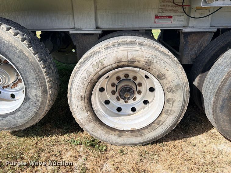 image for item ED5472 1998 Travis S-96 end dump trailer