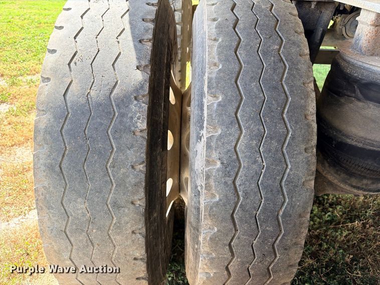 image for item ED5472 1998 Travis S-96 end dump trailer