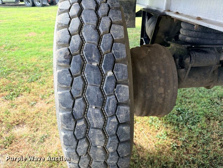 image for item ED5472 1998 Travis S-96 end dump trailer