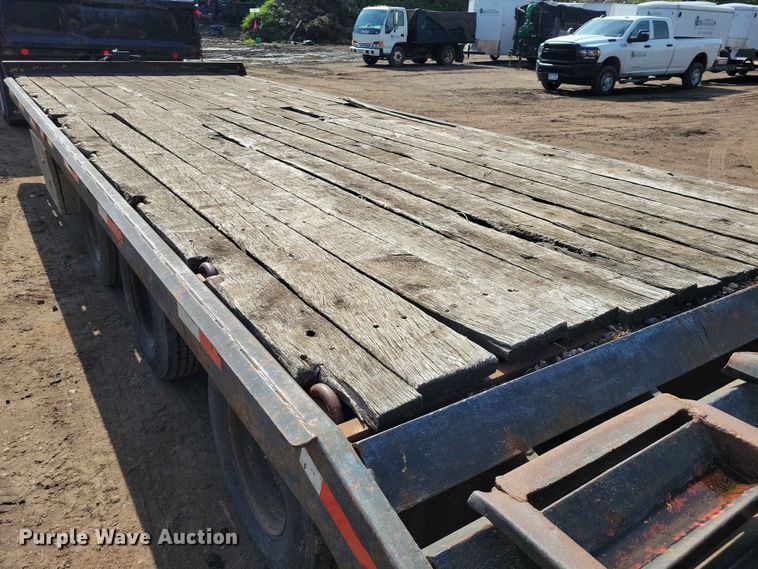 image for item EE1177 1994 Towmaster equipment trailer