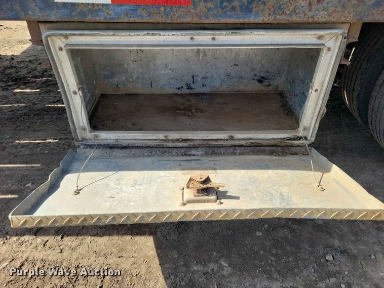 image for item EE1177 1994 Towmaster equipment trailer