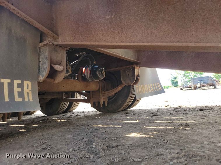 image for item EE1177 1994 Towmaster equipment trailer