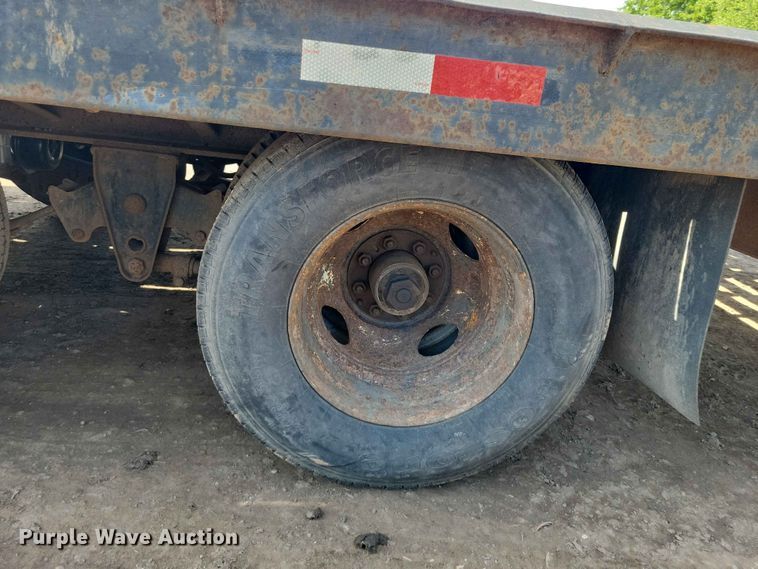 image for item EE1177 1994 Towmaster equipment trailer