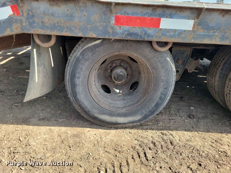 image for item EE1177 1994 Towmaster equipment trailer