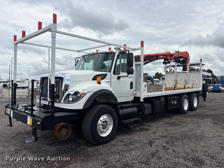2010 International WorkStar 7600 grapple truck